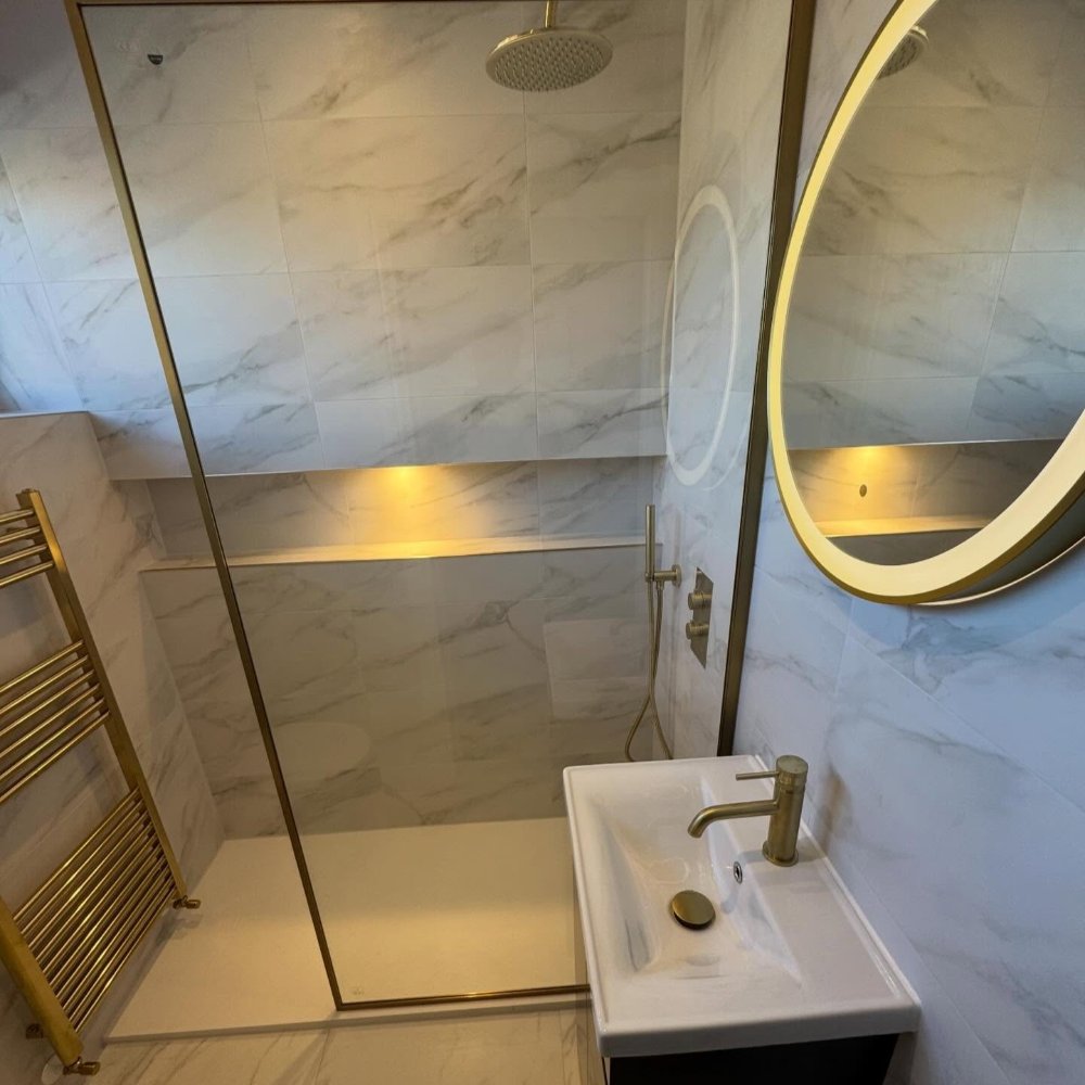 Wet room and en-suite installation by HC Plumbing